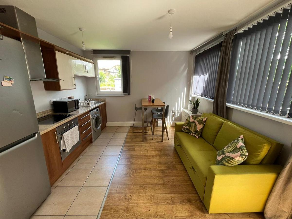 Apartamento London Modern Flat Near Transports Exterior foto