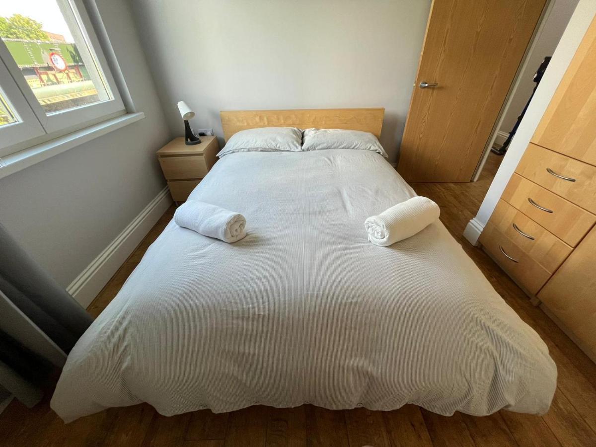 Apartamento London Modern Flat Near Transports Exterior foto