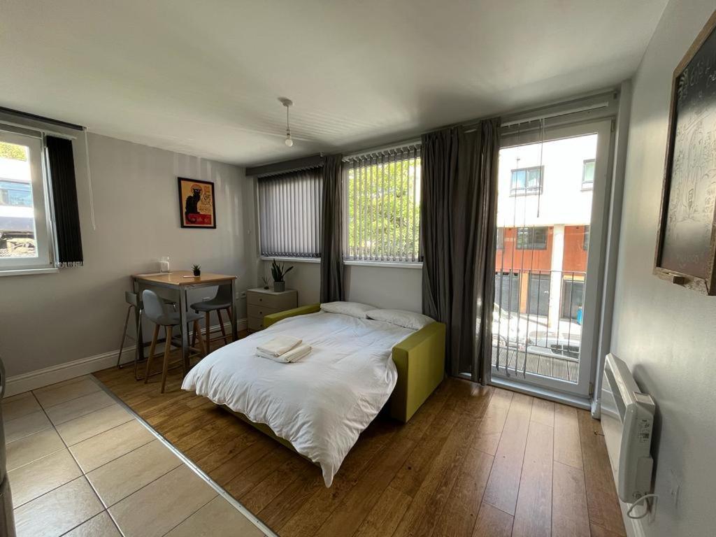 Apartamento London Modern Flat Near Transports Exterior foto