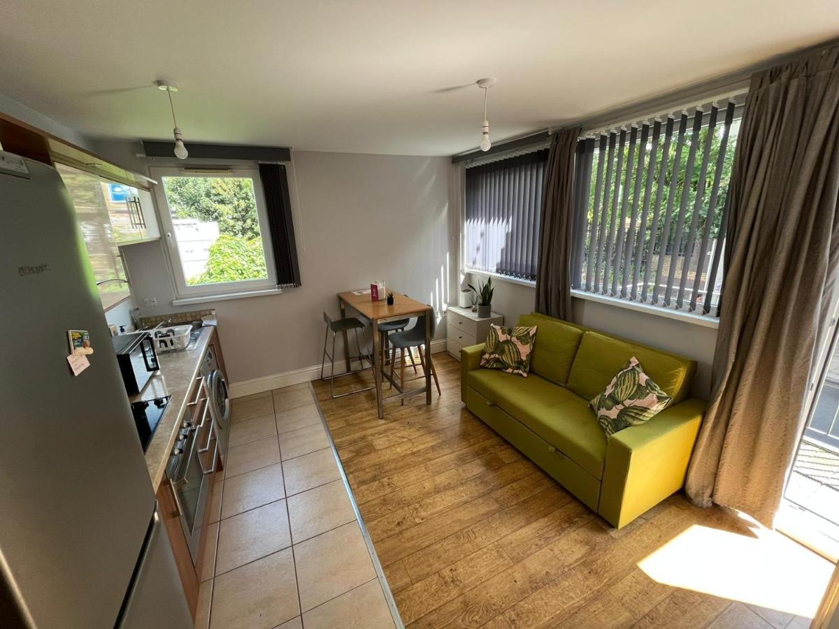 Apartamento London Modern Flat Near Transports Exterior foto