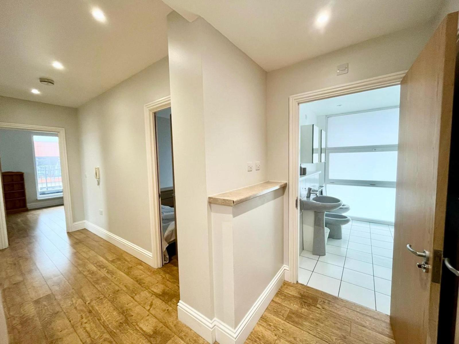 Apartamento London Modern Flat Near Transports Exterior foto