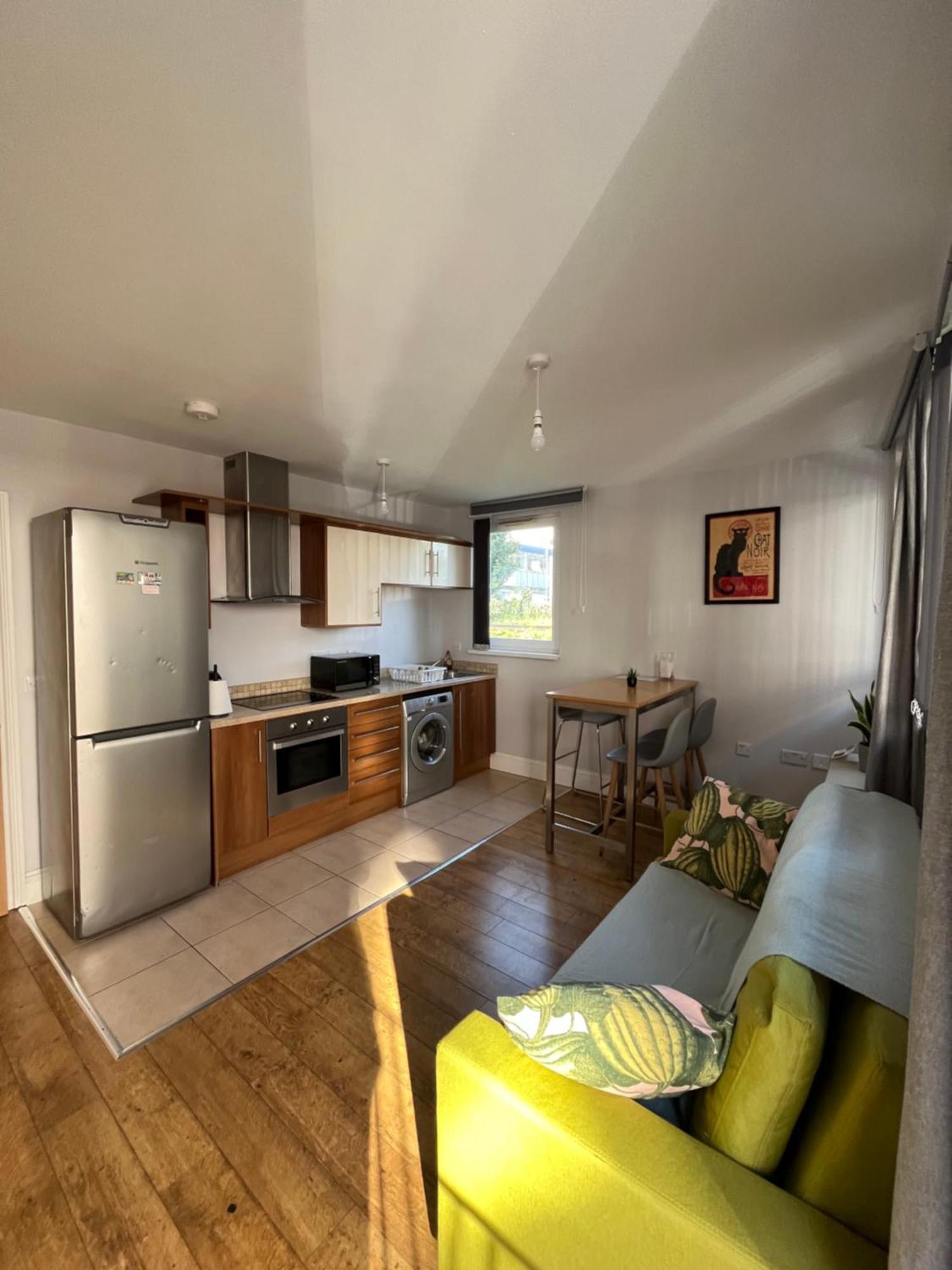 Apartamento London Modern Flat Near Transports Exterior foto